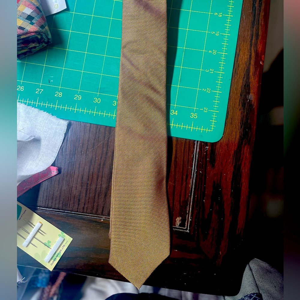 Banana republic gold silk tie